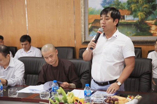  Chủ tịch Hồ Minh Hoàng phát biểu về định hướng phát triển của Tập đoàn trong cuộc họp tái cấu trúc.